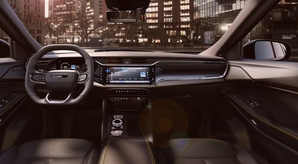 Black dash in a 2026 Jeep Cherokee.