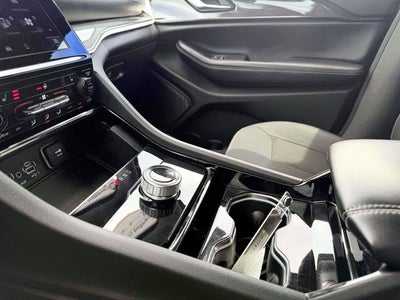 2023 Jeep Grand Cherokee Laredo 4x4