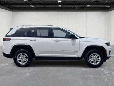 2023 Jeep Grand Cherokee Laredo 4x4