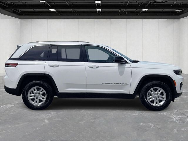 2023 Jeep Grand Cherokee Laredo 4x4