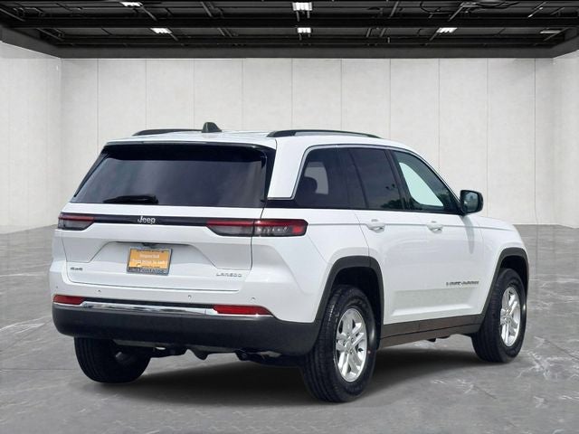 2023 Jeep Grand Cherokee Laredo 4x4