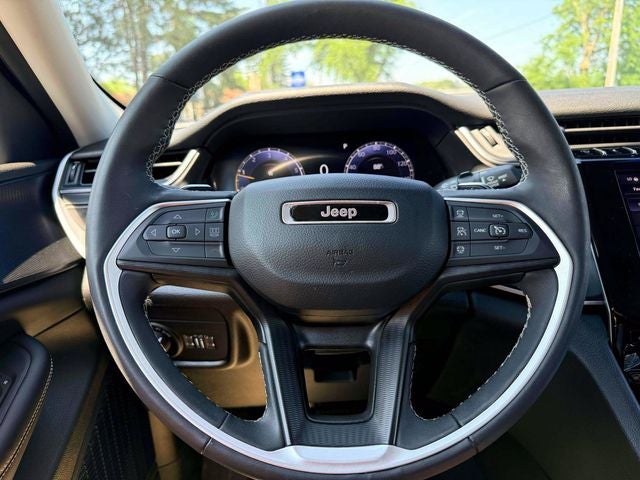 2023 Jeep Grand Cherokee Laredo 4x4