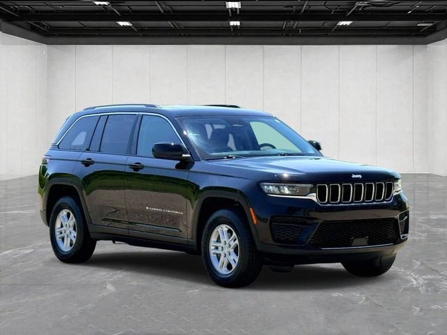 2023 Jeep Grand Cherokee Laredo 4x4