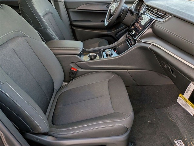 2025 Jeep Grand Cherokee L GRAND CHEROKEE L LAREDO X 4X4