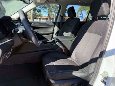 2023 Jeep Grand Cherokee L Laredo 4x4
