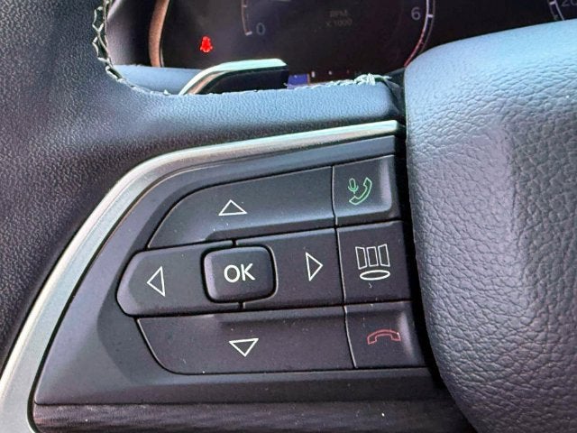 2023 Jeep Grand Cherokee L Laredo 4x4