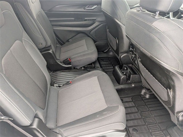 2023 Jeep Grand Cherokee L Laredo 4x4