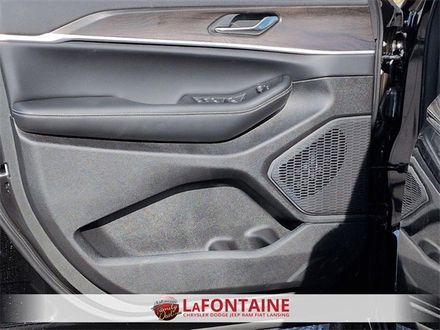 2026 Jeep Grand Cherokee L GRAND CHEROKEE L LAREDO ALTITUDE 4X4