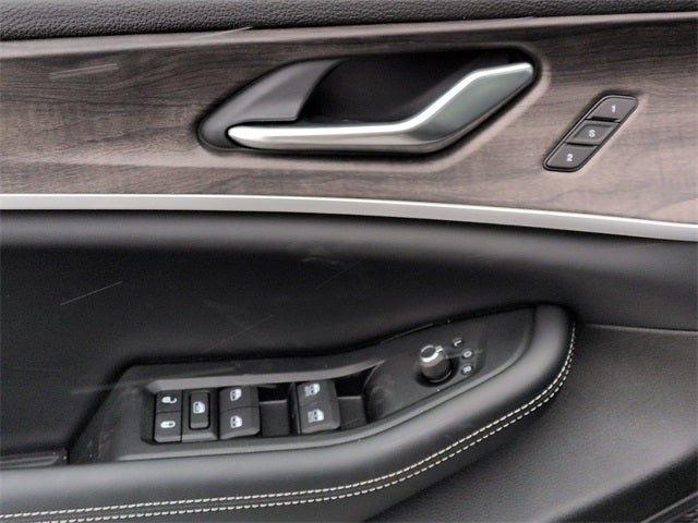 2025 Jeep Grand Cherokee L GRAND CHEROKEE L LIMITED 4X4