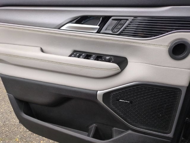2025 Jeep Wagoneer Base
