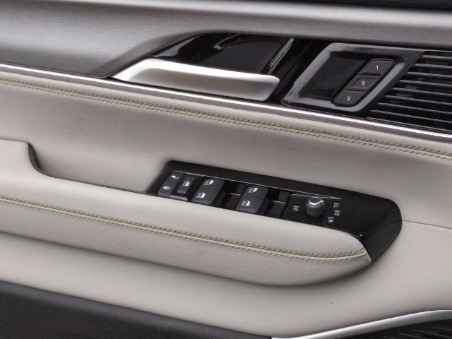 2025 Jeep Wagoneer Base