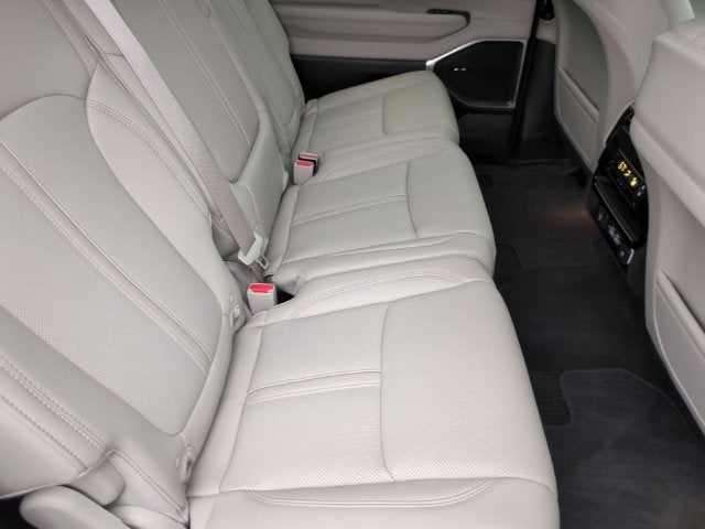 2025 Jeep Wagoneer Base