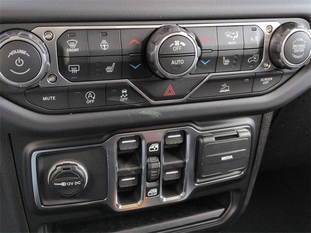 2026 Jeep Gladiator GLADIATOR SAHARA 4X4