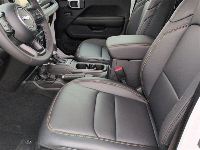 2026 Jeep Gladiator GLADIATOR SAHARA 4X4