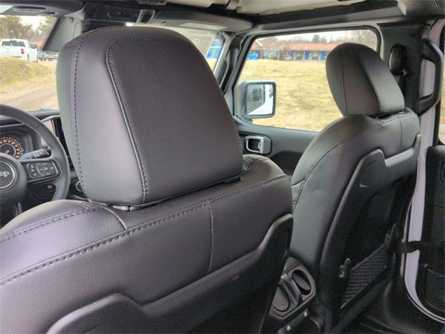 2026 Jeep Gladiator GLADIATOR SAHARA 4X4