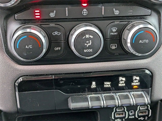 2020 RAM 1500 Big Horn Quad Cab 4x4 6'4' Box