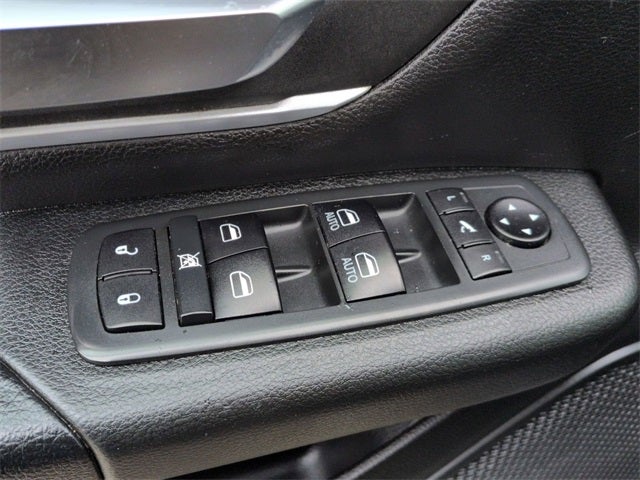 2020 RAM 1500 Big Horn Crew Cab 4x4 5'7' Box