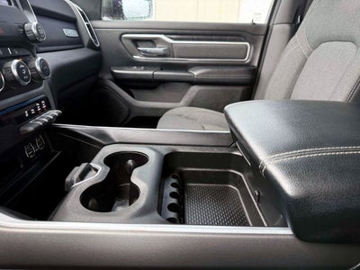 2020 RAM 1500 Big Horn Crew Cab 4x4 5'7' Box