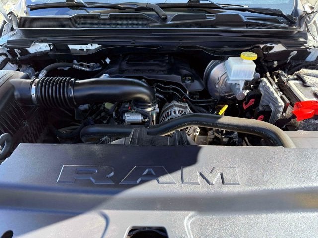 2020 RAM 1500 Laramie Crew Cab 4x4 5'7' Box