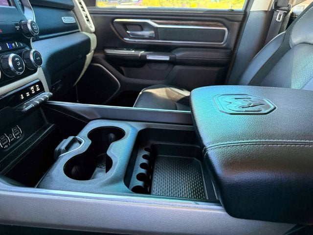 2020 RAM 1500 Laramie Crew Cab 4x4 5'7' Box