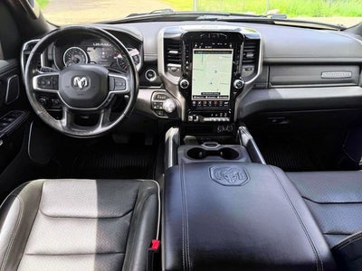 2020 RAM 1500 Laramie Crew Cab 4x4 5'7' Box