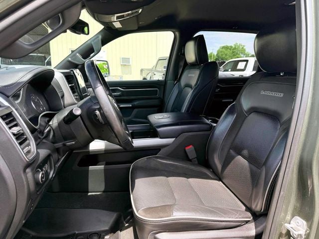 2020 RAM 1500 Laramie Crew Cab 4x4 5'7' Box