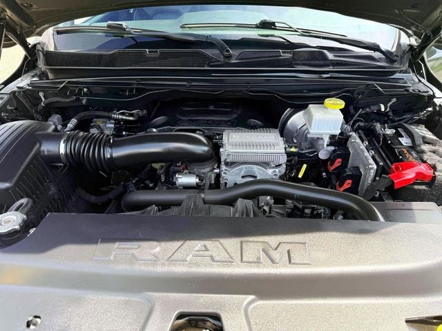 2020 RAM 1500 Laramie Crew Cab 4x4 5'7' Box