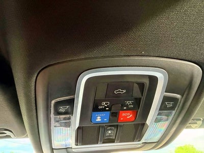2020 RAM 1500 Laramie Crew Cab 4x4 5'7' Box