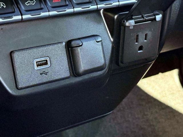 2020 Chevrolet Silverado 1500 4WD Crew Cab Short Bed Custom