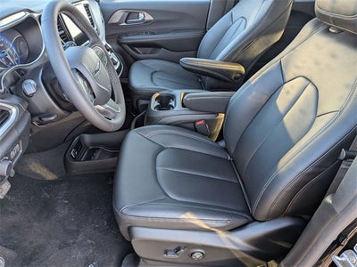 2026 Chrysler Voyager VOYAGER LX