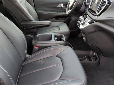 2026 Chrysler Pacifica PACIFICA SELECT AWD