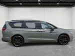2022 Chrysler Pacifica Touring L AWD
