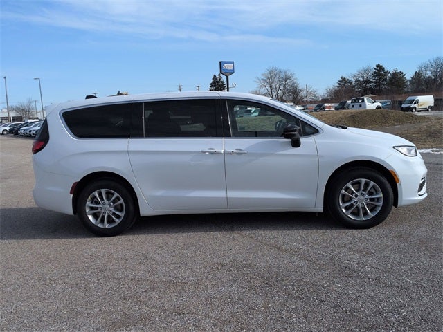 2026 Chrysler Pacifica PACIFICA SELECT AWD