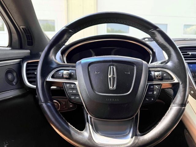 2019 Lincoln Nautilus Select