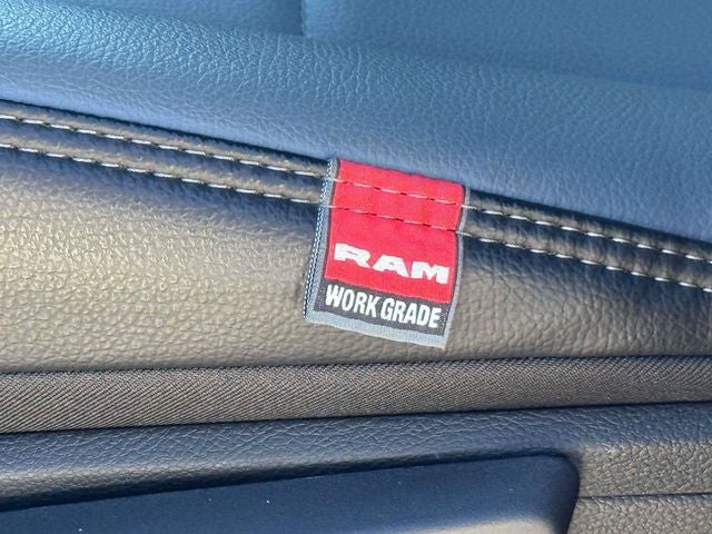 2026 RAM 5500 Chassis RAM 5500 TRADESMAN CHASSIS CREW CAB 4X4 84' CA