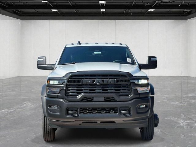 2026 RAM 5500 Chassis RAM 5500 TRADESMAN CHASSIS CREW CAB 4X4 84' CA