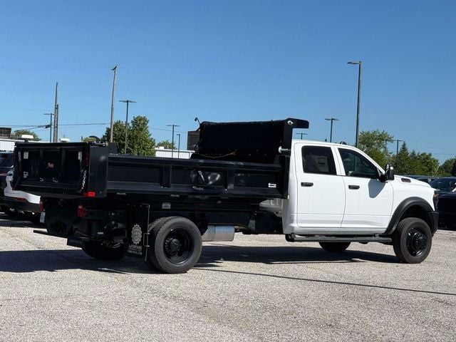 2026 RAM 5500 Chassis RAM 5500 TRADESMAN CHASSIS CREW CAB 4X4 84' CA