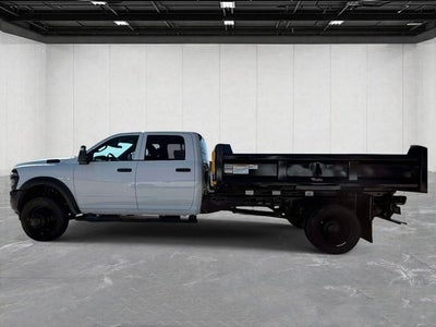 2026 RAM 5500 Chassis RAM 5500 TRADESMAN CHASSIS CREW CAB 4X4 84' CA
