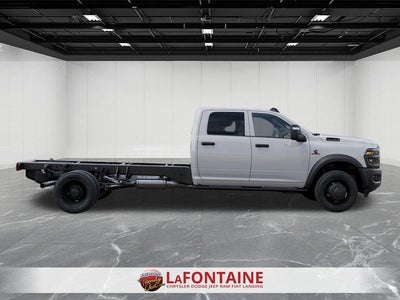 2026 RAM Ram 5500 Chassis Cab RAM 5500 TRADESMAN CHASSIS CREW CAB 4X4 84' CA