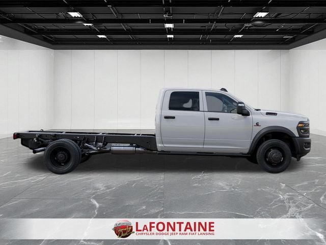 2026 RAM Ram 5500 Chassis Cab RAM 5500 TRADESMAN CHASSIS CREW CAB 4X4 84' CA