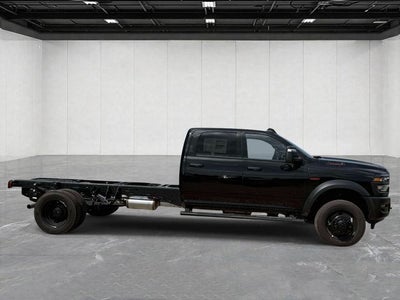 2026 RAM 5500 Chassis RAM 5500 TRADESMAN CHASSIS CREW CAB 4X4 84' CA
