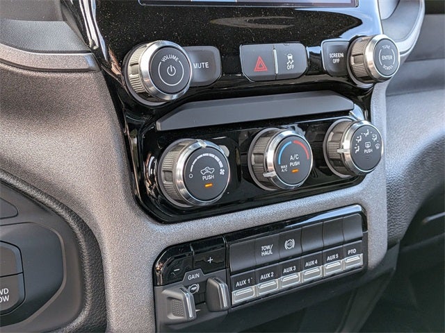 2026 RAM Ram 5500 Chassis Cab RAM 5500 TRADESMAN CHASSIS CREW CAB 4X4 84' CA