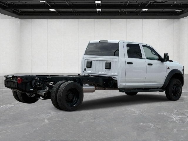 2027 RAM Ram 5500 Chassis Cab RAM 5500 TRADESMAN CHASSIS CREW CAB 4X4 84' CA