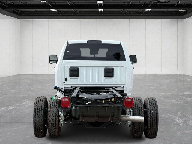 2027 RAM Ram 5500 Chassis Cab RAM 5500 TRADESMAN CHASSIS CREW CAB 4X4 84' CA