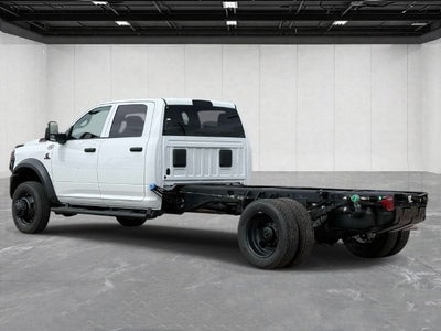 2027 RAM Ram 5500 Chassis Cab RAM 5500 TRADESMAN CHASSIS CREW CAB 4X4 84' CA