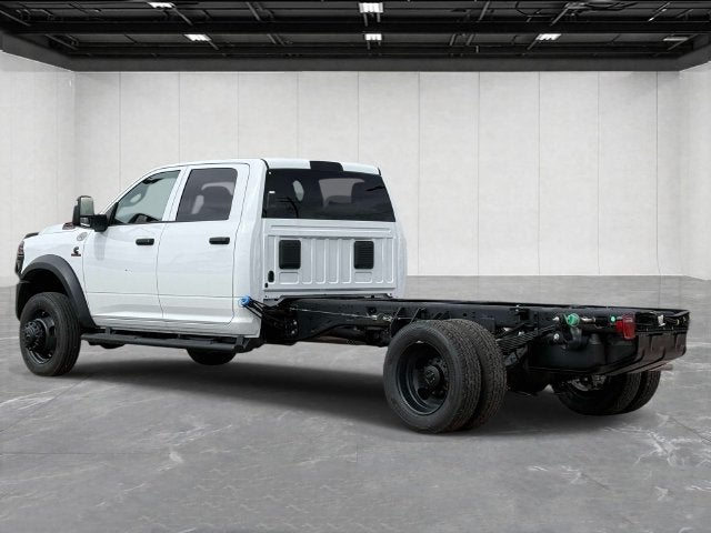 2027 RAM Ram 5500 Chassis Cab RAM 5500 TRADESMAN CHASSIS CREW CAB 4X4 84' CA