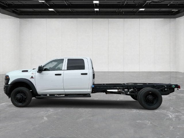2027 RAM Ram 5500 Chassis Cab RAM 5500 TRADESMAN CHASSIS CREW CAB 4X4 84' CA