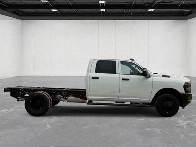 2026 RAM Ram 3500 Chassis Cab RAM 3500 TRADESMAN CREW CAB CHASSIS 4X4 60' CA