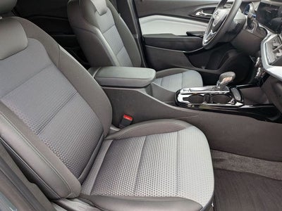 2025 Chevrolet Trax FWD LT