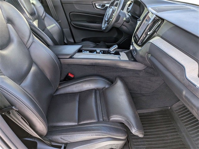 2022 Volvo XC60 B5 Inscription